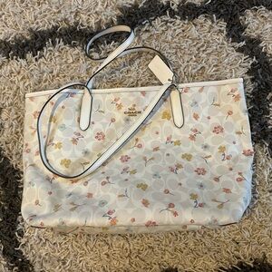 Coach tote, flowery, leather